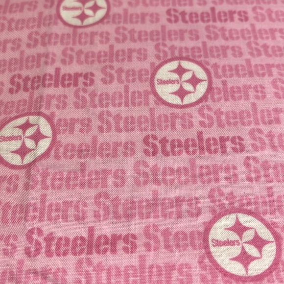 New cotton fabric NFL pink Pittsburgh Steelers 2 yards - Picture 2 of 2